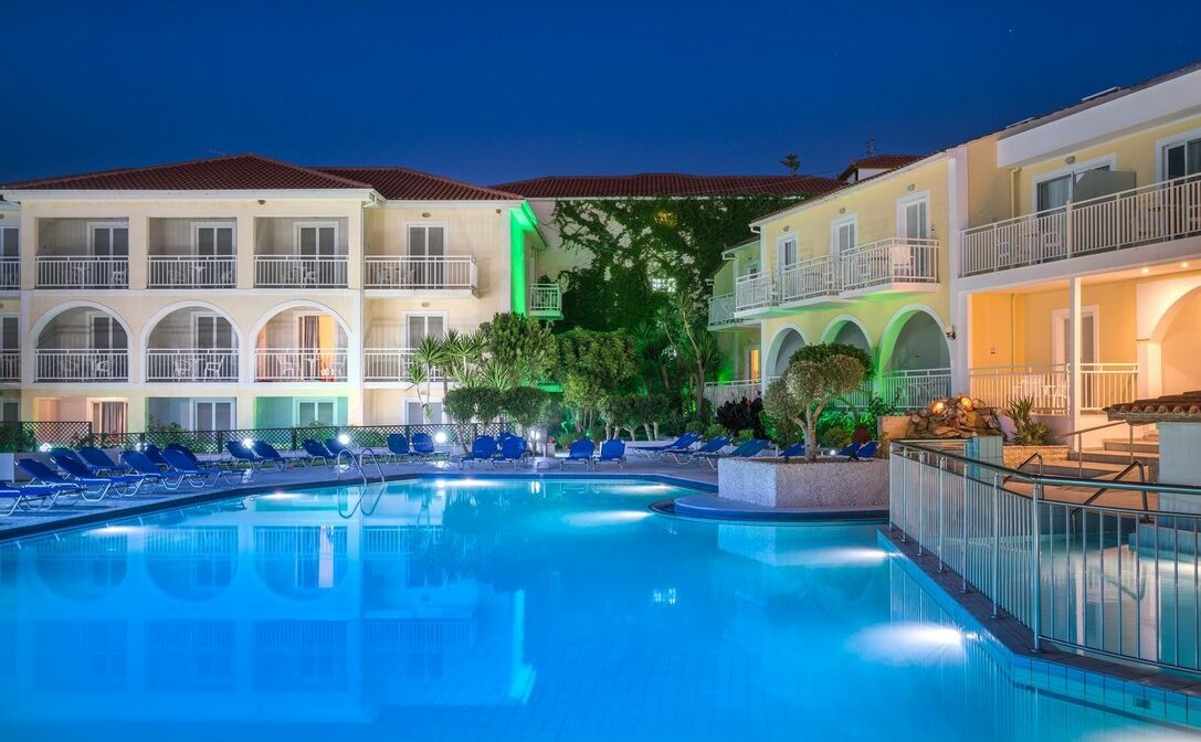 Zakintos, Hotel Diana Palace, bazen po noći