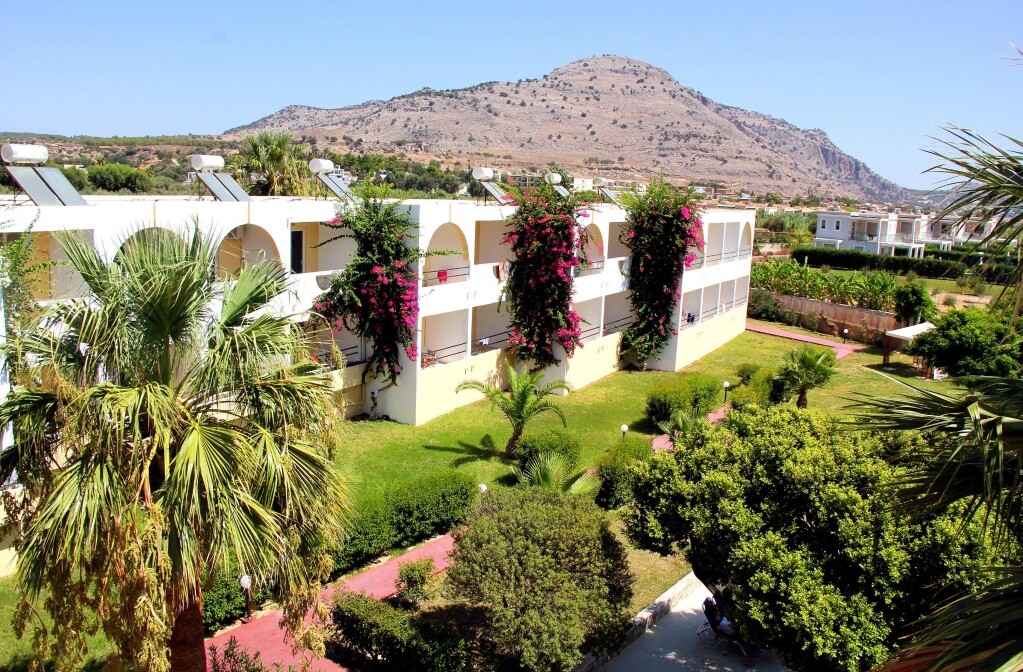Rodos ljetovanje, Lardos, Hotel Lardos bay, zgrada
