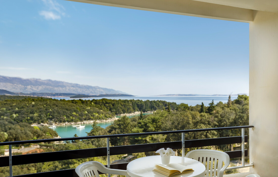 Otok Rab, Eva Sunny Hotel and Residence, family soba, balkon, pogled more