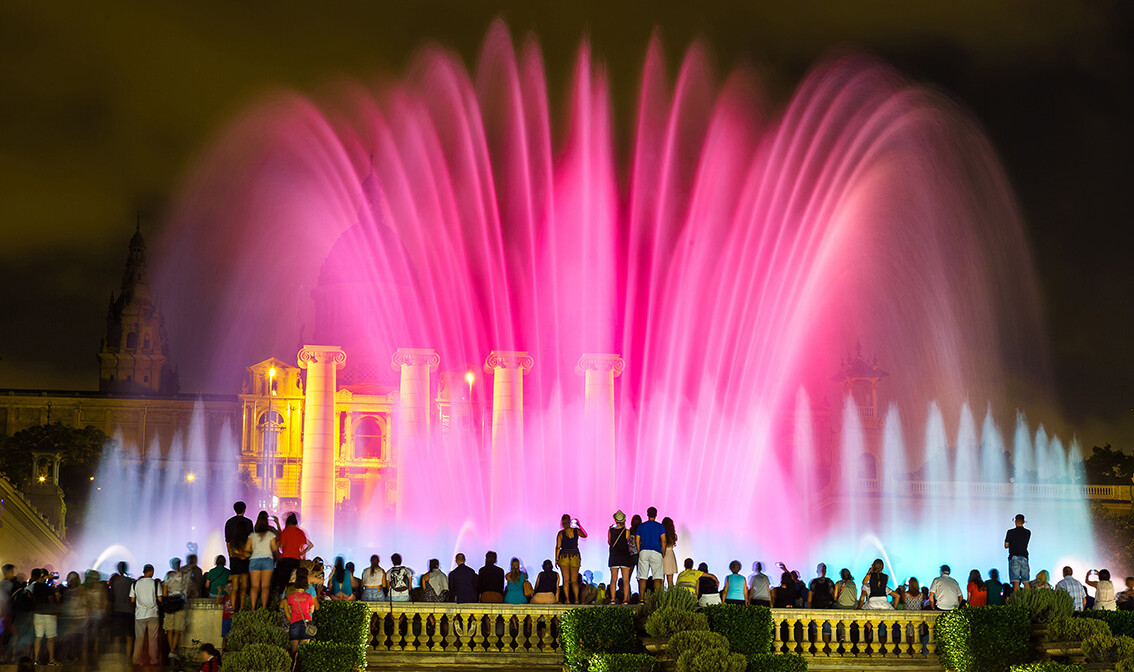 Svjetlosni show čarobnih fontana, putovanje Barcelona, europska putovanja zrakoplovom, mondo travel