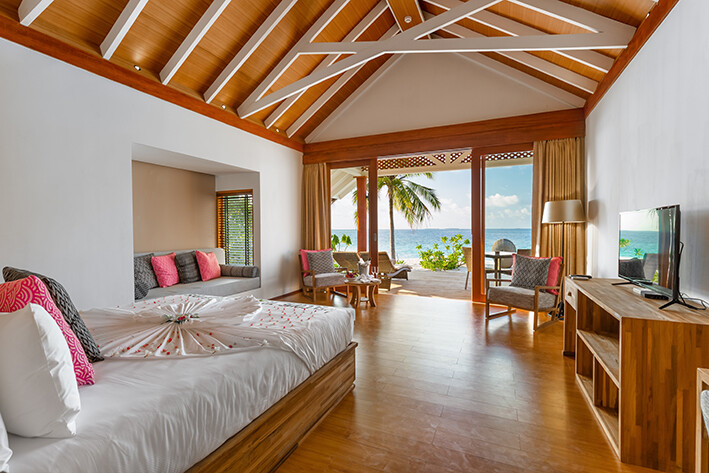 mala_Maldivi, Kudafushi Resort & Spa, Beach Villa 3