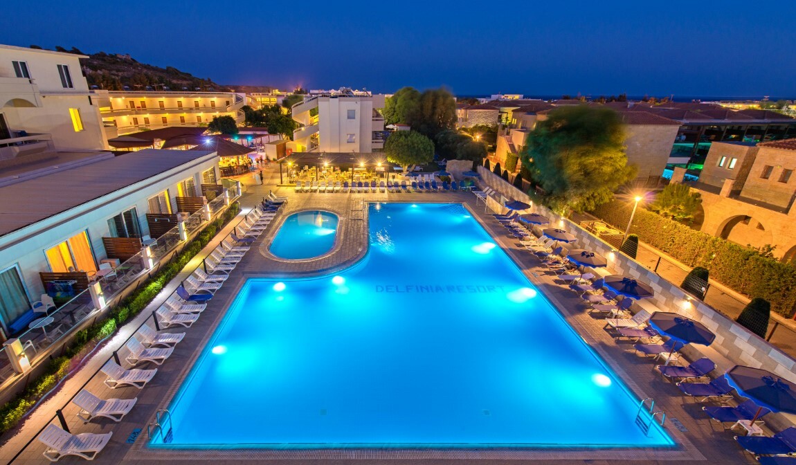 Rodos ljeto, Hotel Delfinia Resort, bazen po noći
