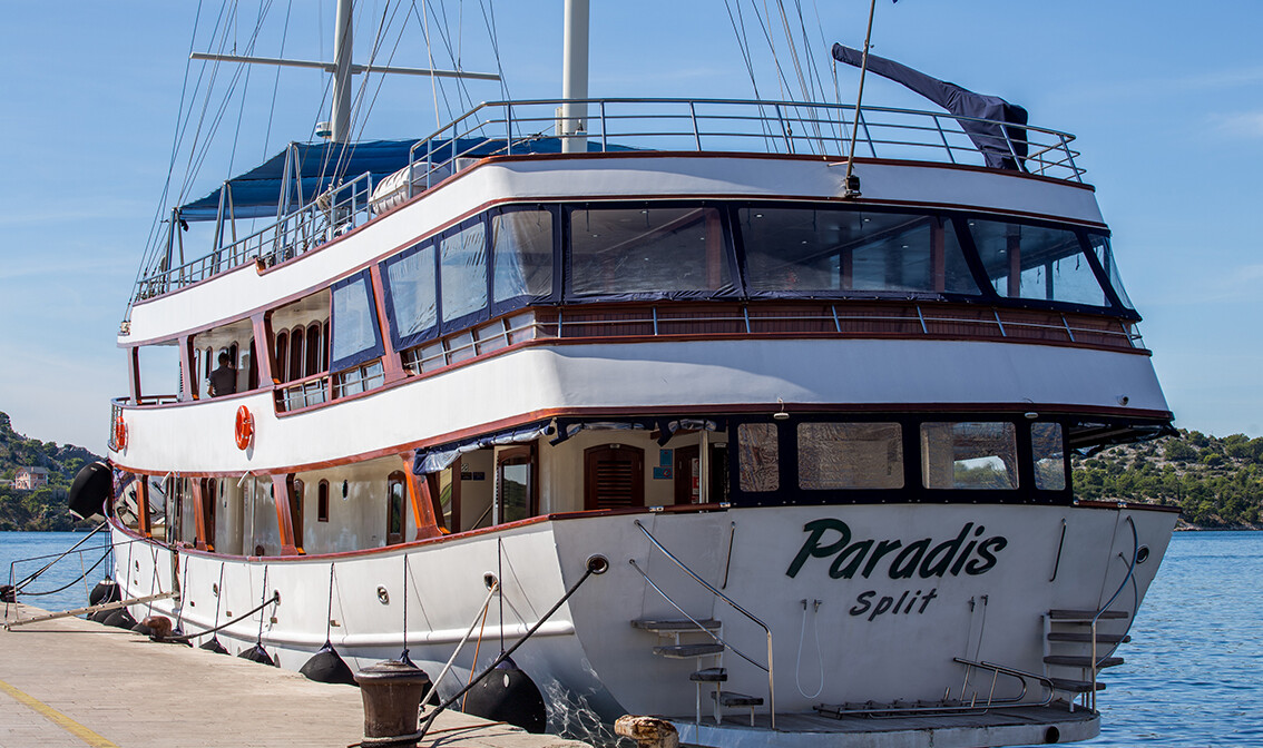 Brod Paradis