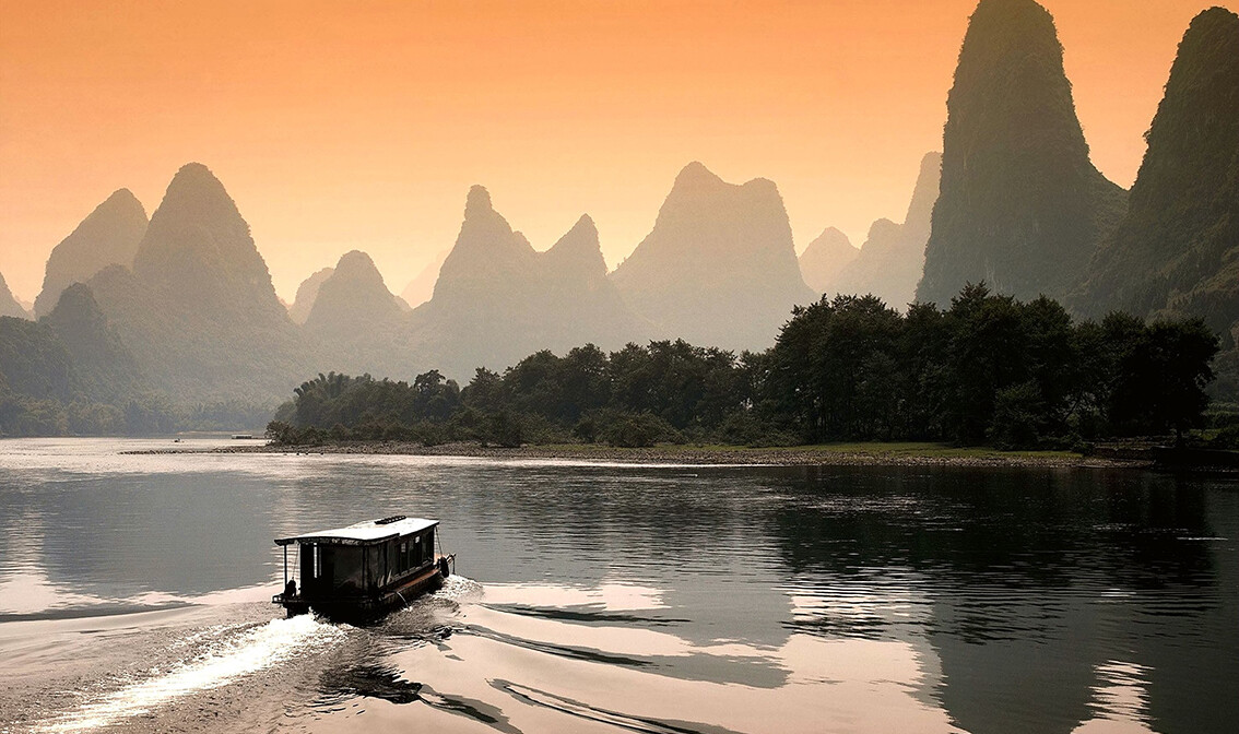 Kina, Li River in Gulin city