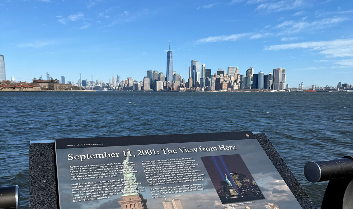 Liberty Island, pogled na Manhattan, New York