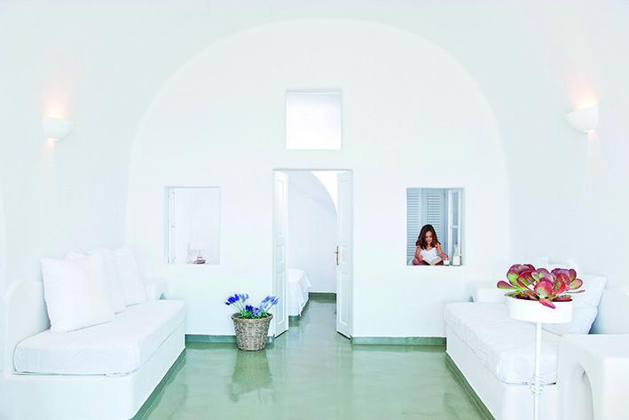 Santorini Grčka ljetovanje, Thira, hotel Cliff Side suite, primjer sobe