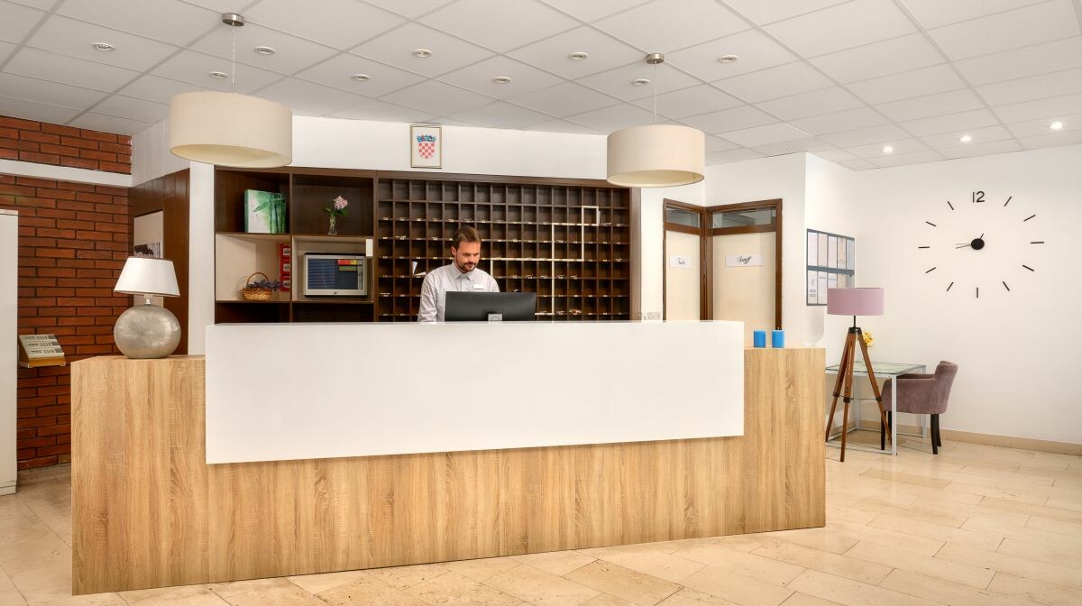 Hotel Faraon, Reception