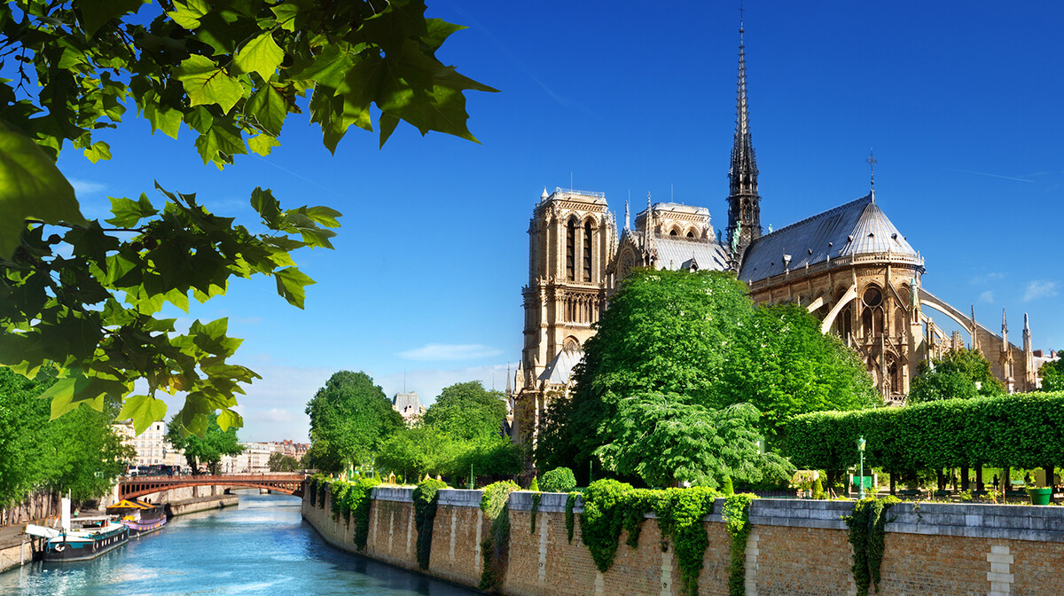 Crkva Notre Dame i rijeka Seina, putovanje u Pariz, garantirani polasci