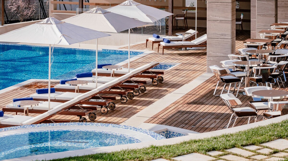 Hotel Ikador, Riva Lounge pool area
