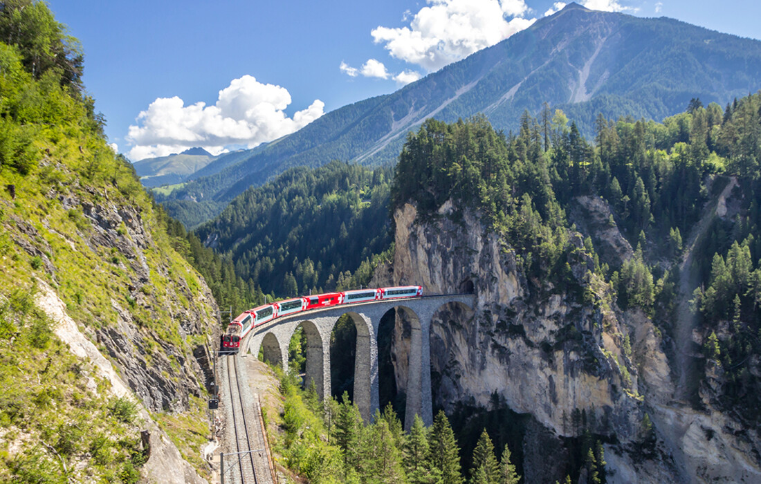 Željeznički vijadukt Landwasser u Švicarskim Alpama