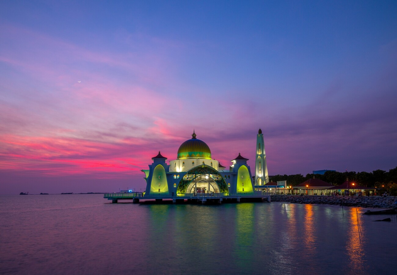 Malacca straits džamija, Malaka, Malezija, putovanje Azija, daleka putovanja, vođene ture