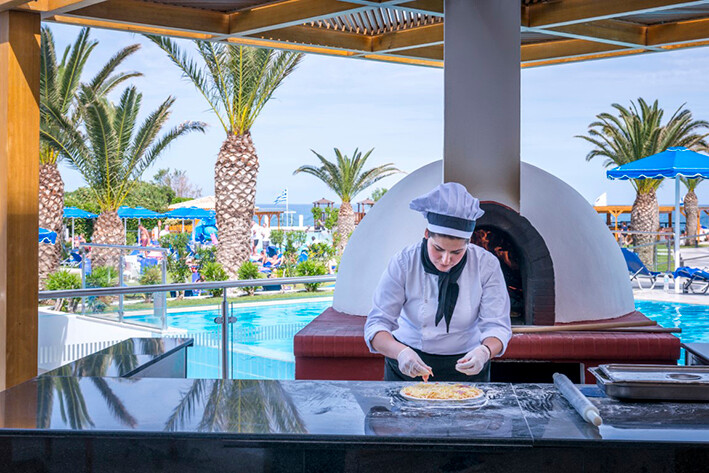 Rodos mondo travel, Hotel Mitsis Faliraki Beach, pizza uz bazen