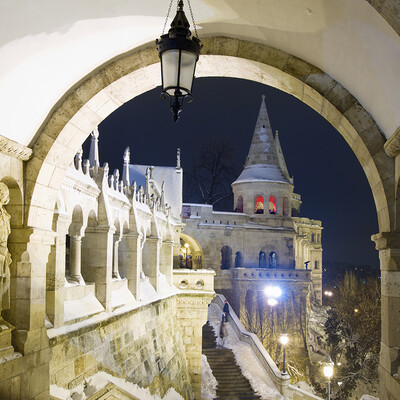 Ribarska utvrda u noći,  putovanje u Budimpeštu, Mondo travel