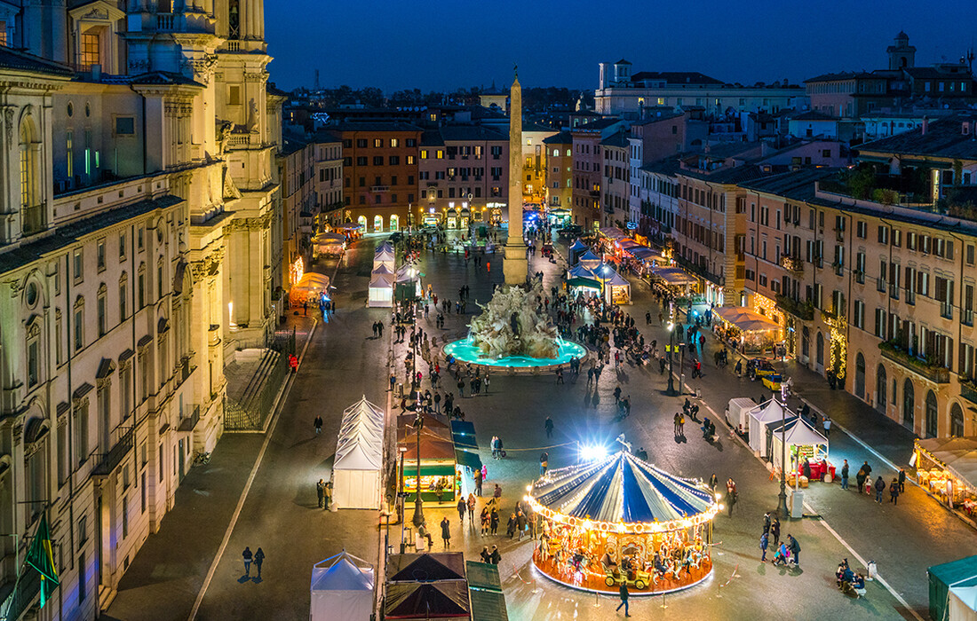 Božično ukrašena Piazza Navona, Advent, Rim, grupno putovanje