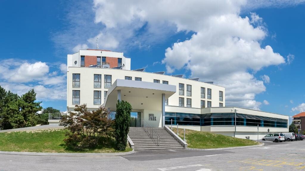 akovec, Hotel Park