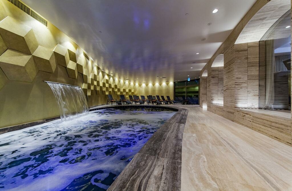 Unutarnji bazen u wellness centru Boutique hotela Alhambra