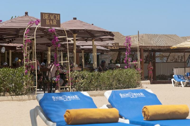 Hurghada, Hotel Sunrise Holidays Resort, ležaljke na plaži