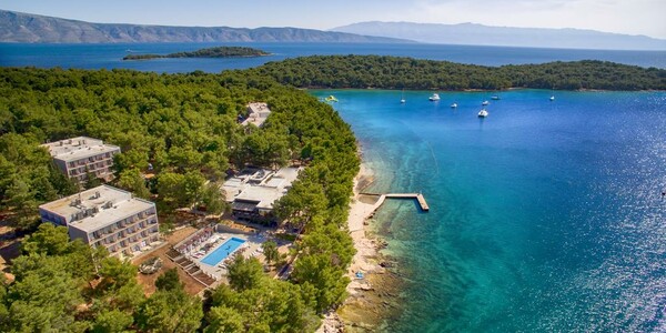 Ljetovanje Hrvatska, otok Hvar, pogled na hotel 