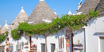 Bijele vapnenačke kuće trulli u Alberobellu, Apulija i Basilicata, Mondo travel
