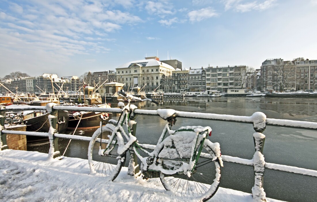 Bicikl u snijegu na putovanju u Amsterdam, Amsterdam zrakoplovom grupno putovanje