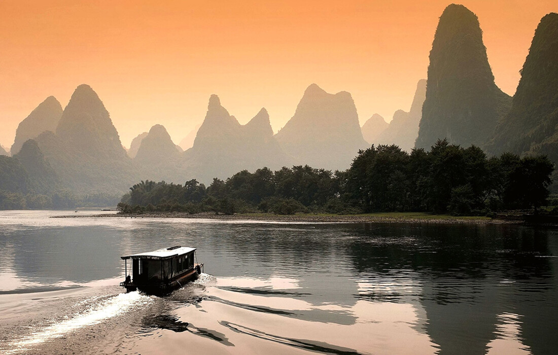 Kina, Li River in Gulin city