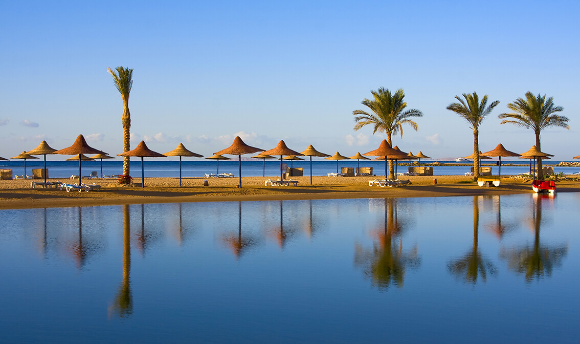 Egipat, Hurgada, predivna pješčana plaža, putovanje zrakoplovom, ljetovanje na mediteranu