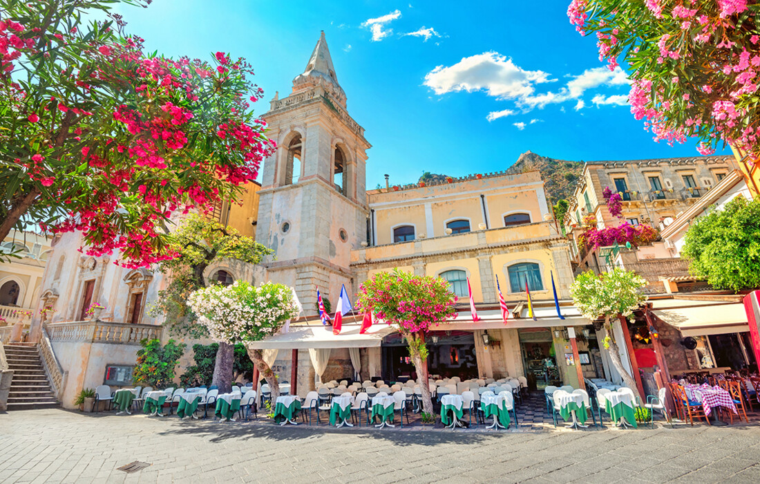 Sicilija, Taormina, crkva San Giuseppe na Trgu IX Aprile