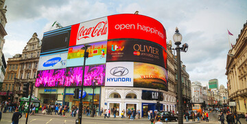 Reklame na trgu Piccadilly circus, putovanje u London