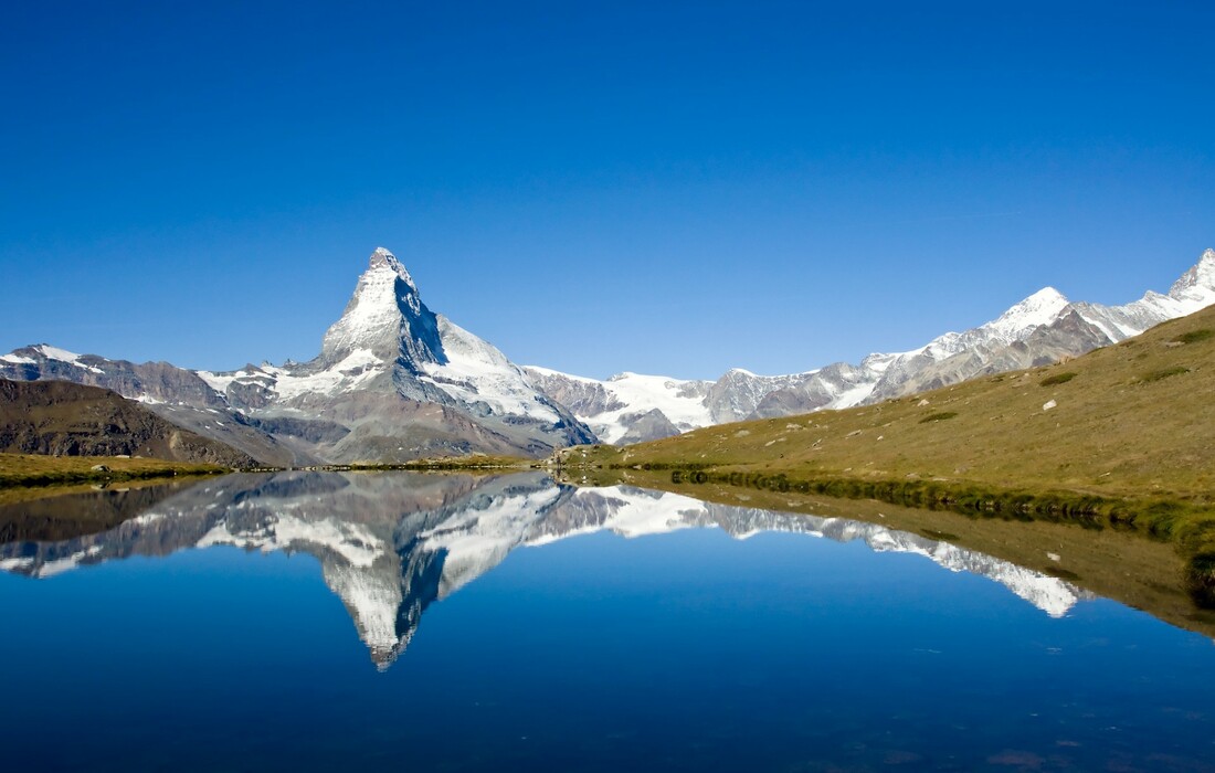 Vrh Matterhorn na 4477 m, putovanje Švicarska, putovanje autobusom, skijanje Zermatt