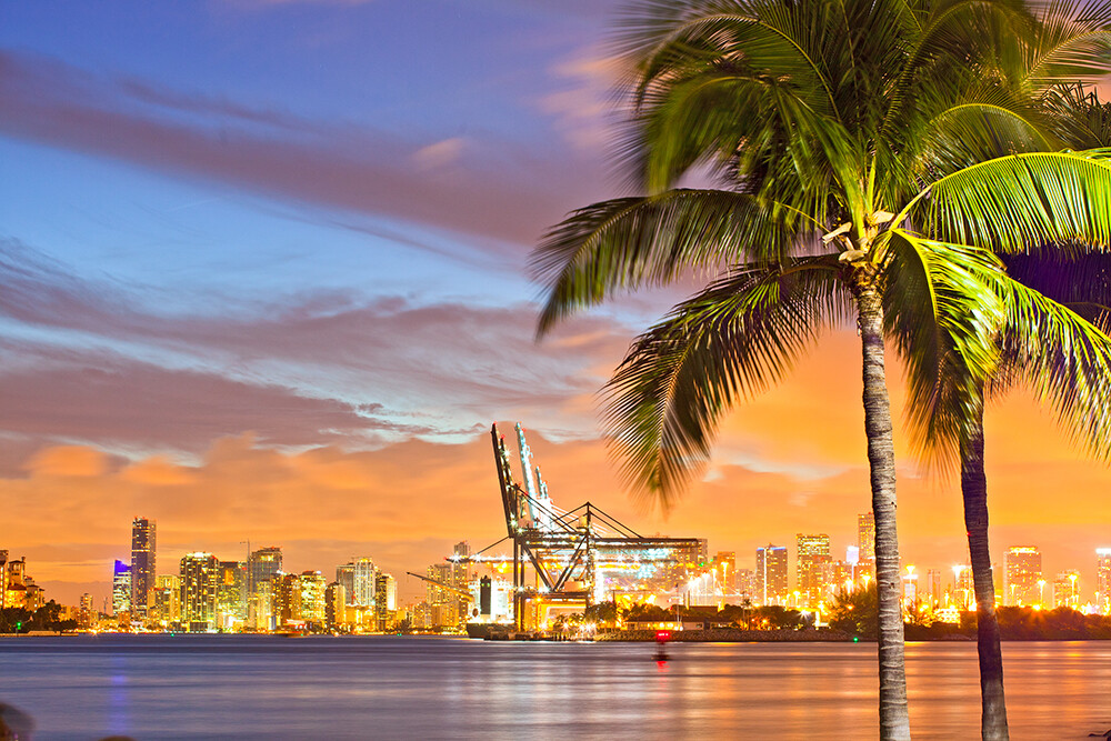 Miami u noćnom osvjetljenju, putovanje Florida, daleka putovanja, garantirani polasci