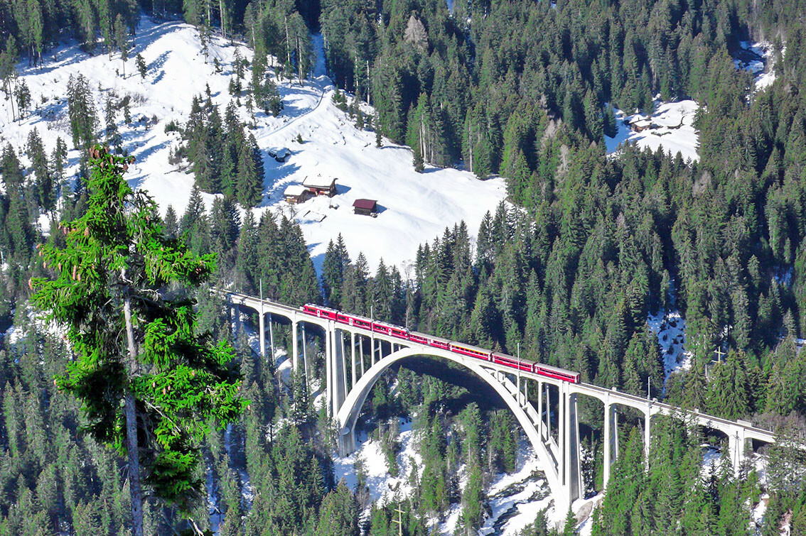 Švicarske Alpe blizu Arose
