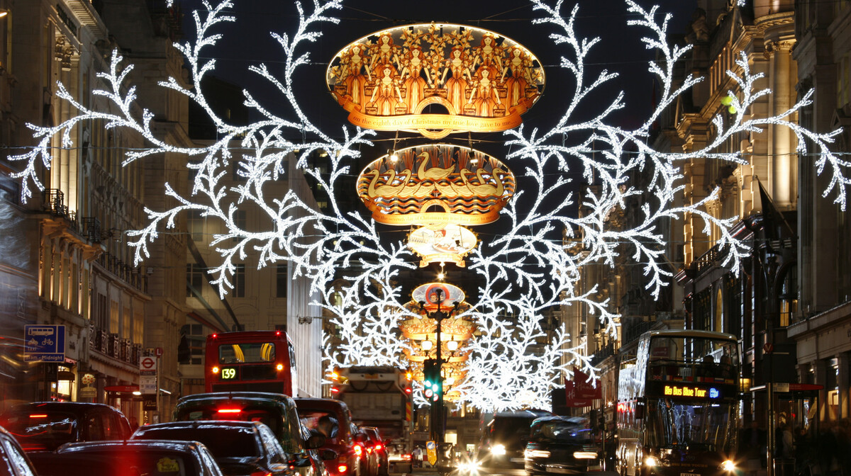 Advent u Londonu, osvjetljena Oxford street