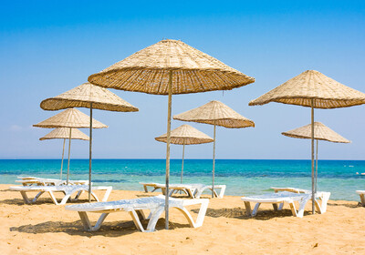 Pješčana plaža, putovanje na Cipar, ljetovanje mediteran, posebnim zrakoplovom