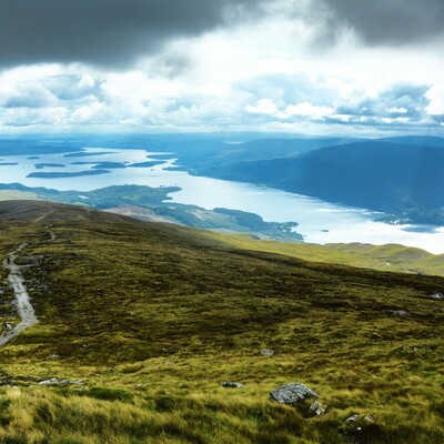 Jezero Locjh Lomond,  jedan od najljepših škotskih krajolika, Putovanje u Škotsku