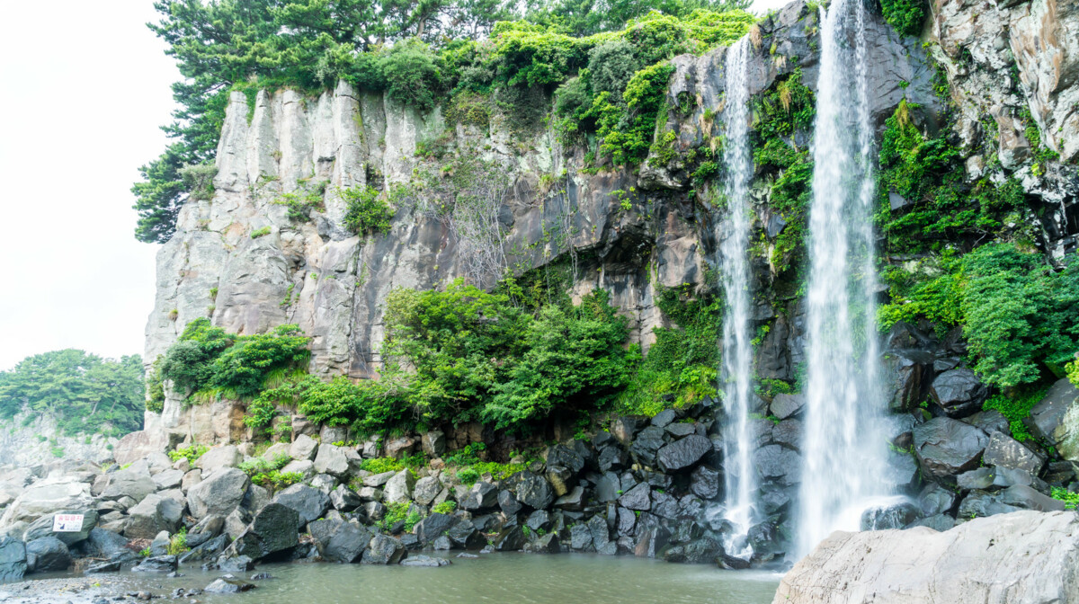 Južna Koreja, Slap Jeongbang na otoku Jeju