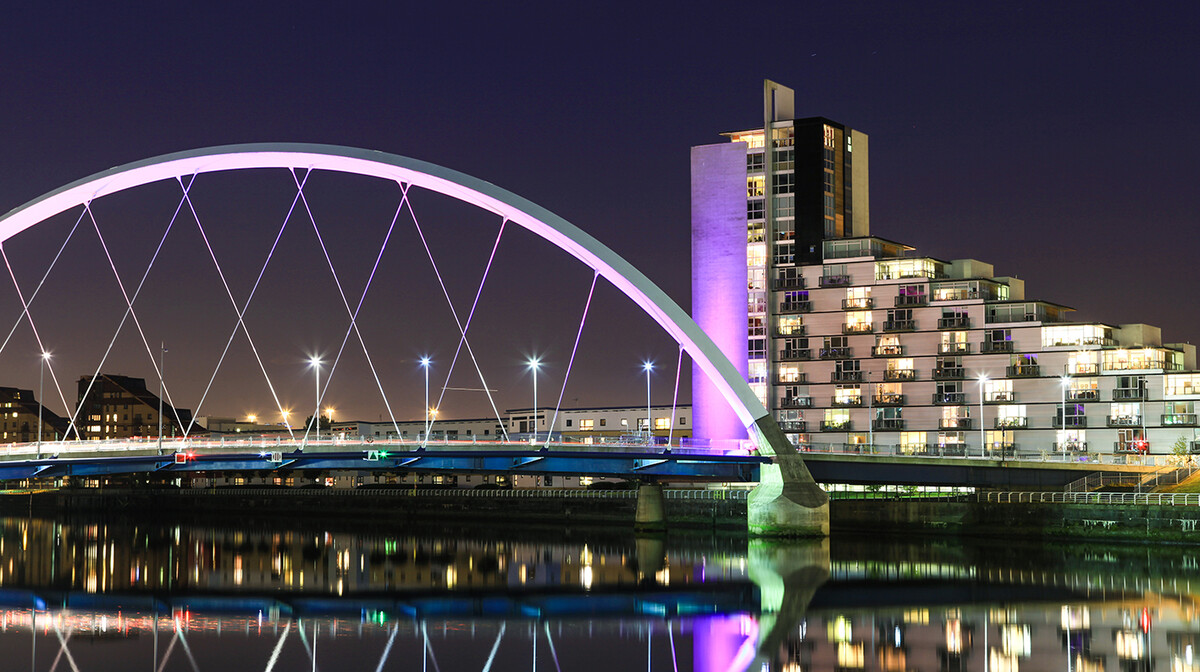Moderan most Clyde Arc u Glasgowu, putovanje u Škotsku, Mondo travel