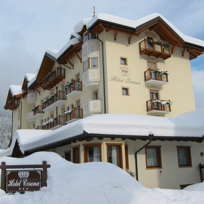 Skijanje u Italiji, skijalište Andalo /Paganella, Andalo, Hotel Corona Dolomites, pogled izvana