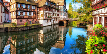 šarene kuće i pejzaž Strasbourga, autobusna putovanja, Mondo travel, europska putovanja