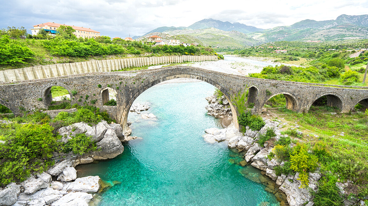 Albanija, Skadar, most Mes-spomenik kulture, putovanje autobusom