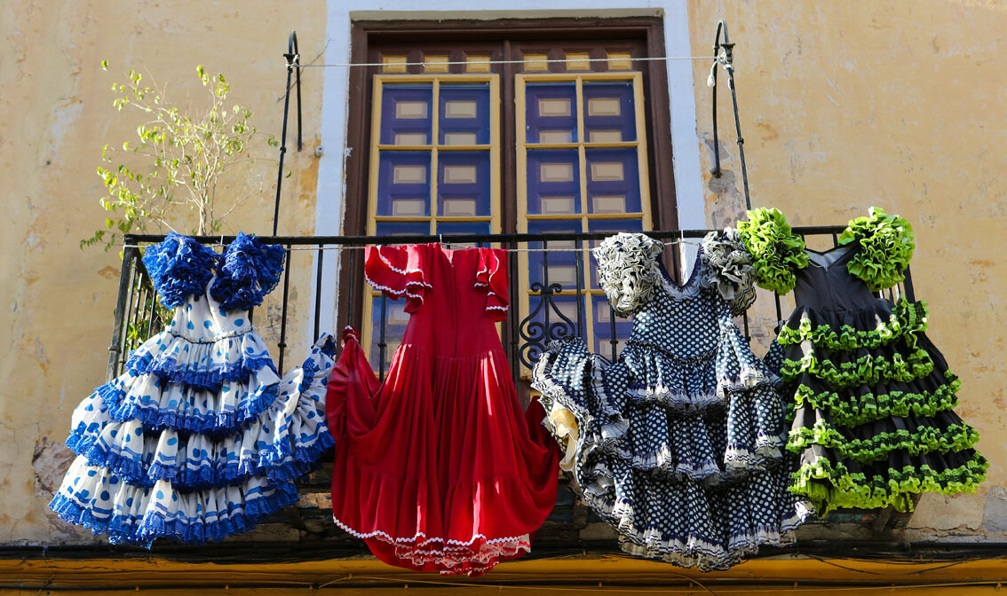 Andaluzija, Traditional flamenco dresses