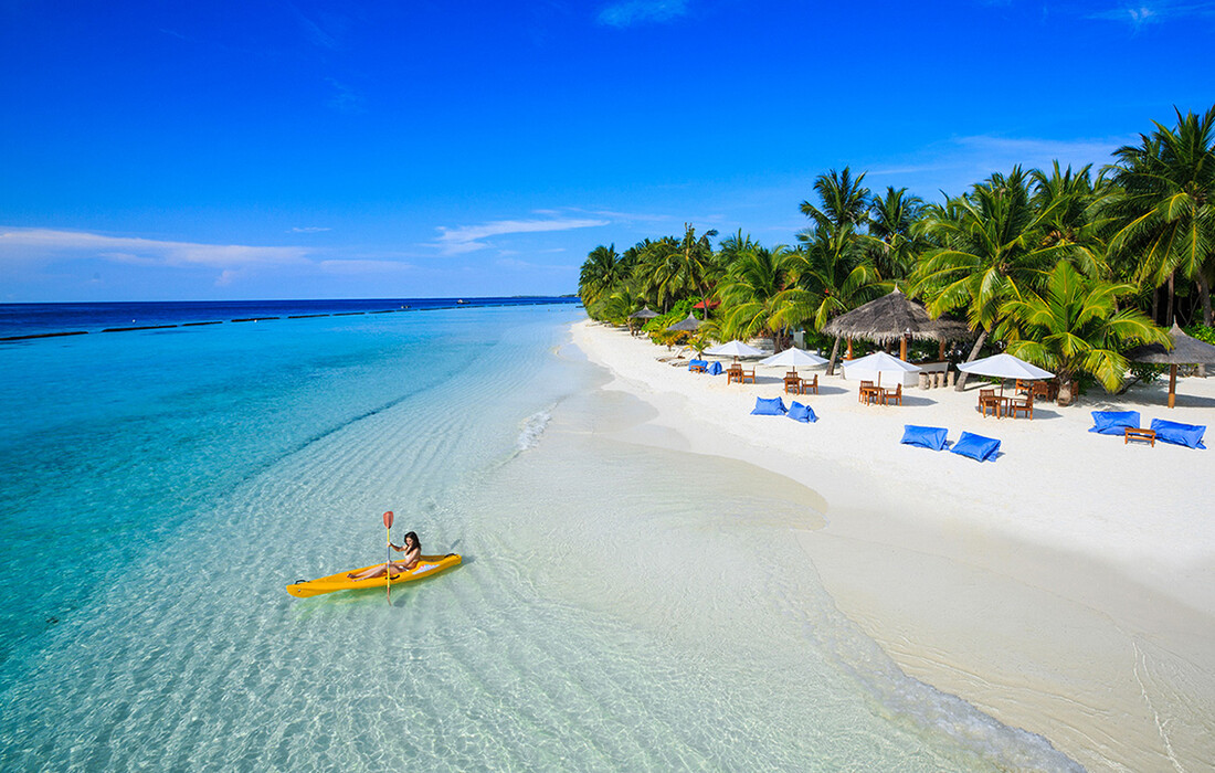 Kurumba Maldives Resort, plaža i vodeni sportovi