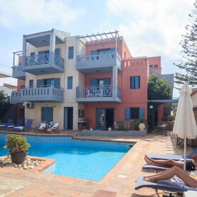 Kreta mondo travel, Hotel Marilisa, bazen i ležaljke