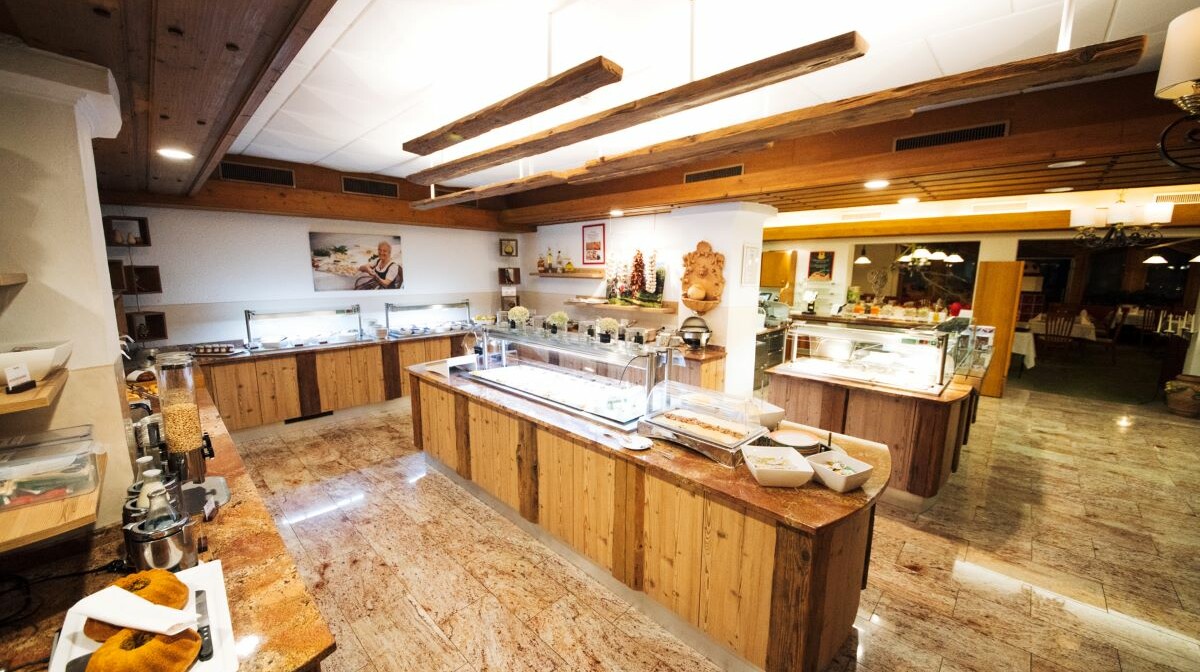 Hotel Der Kirchheimerhof, buffet stol