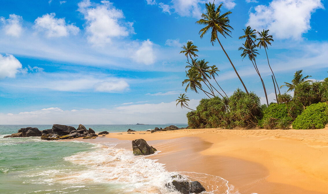 Pješčana plaža Šri Lanke, putovanja zrakoplovom, Mondo travel, daleka putovanja, garantirani polazak