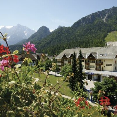 Slovenija, Kranjska Gora, apartmani Vitranc, pogled na planine u ljeto