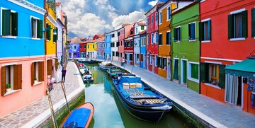 Živopisne kuće na otoku Burano, putovanje Venecija i otoci lagune, mondo travel, putovanje autobusom