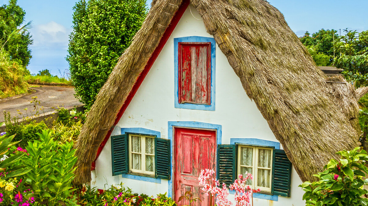 Tradicionalne šarene kuće na Madeiri, putovanje na Madeiru i portugal