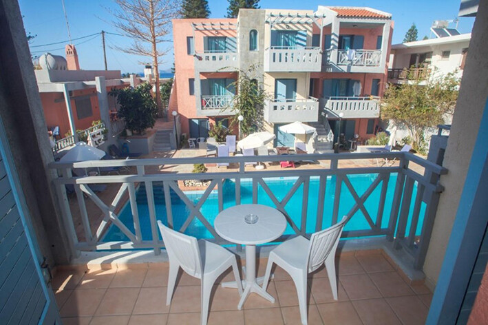Kreta mondo travel, Hotel Marilisa, balkon i pogled na bazen
