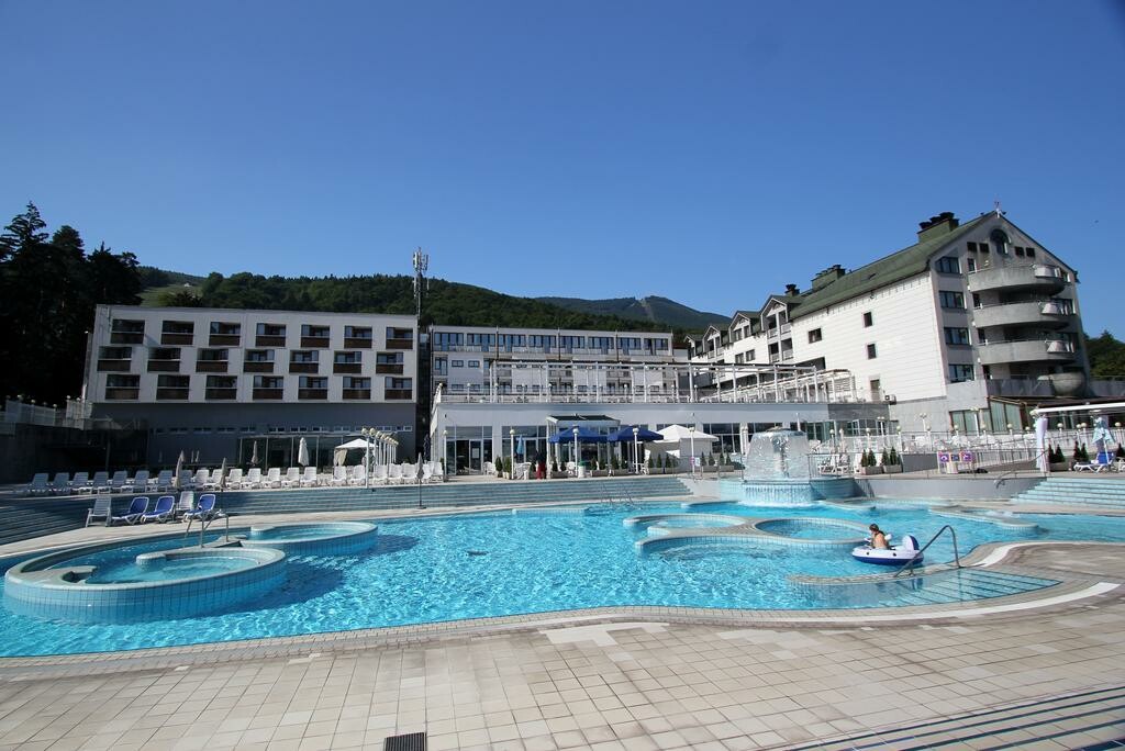 Skijanje i wellness u Sloveniji, Mariborsko Pohorje, Hotel Habakuk, vanjski bazen