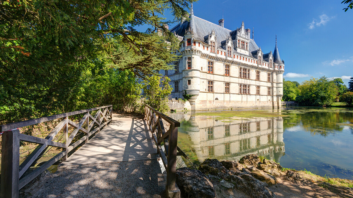 dvorac chateau de Azay-le-Rideau, putovanje dvorci loare, francuska tura, garantirani polazak